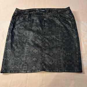 Torrid Black Metallic Snakeskin Skirt